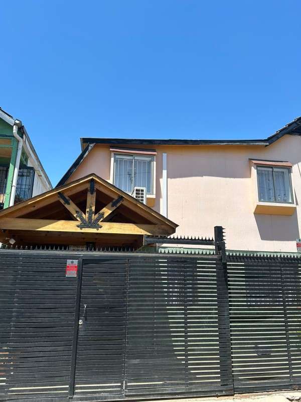 HERMOSA CASA EN VENTA PASAJE KIVI