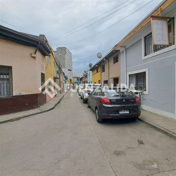 ¡OPORTUNIDAD COMERCIAL CASA! de 5 dorm. en Independencia