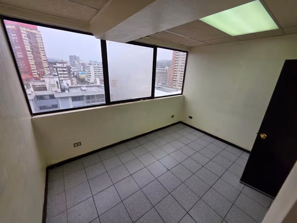 ARRIENDO OFICINA  VILLANELO 180  VIÑA DEL MAR 1 PRIVADO RECEPCION  BAÑO