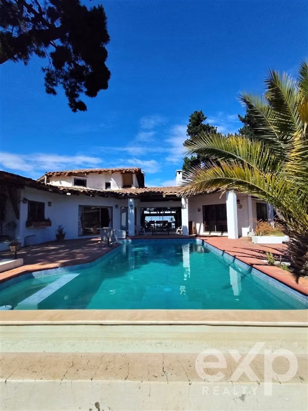 Casa en venta de 4 dorm. en Viña del Mar