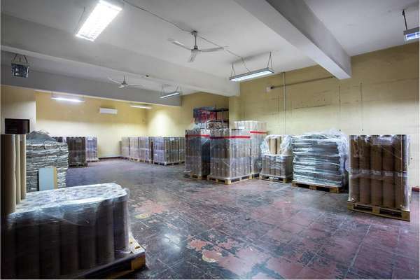 Propiedad comercial en av. santa rosa