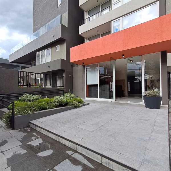 ARRIENDO DPTO 1D/1B CON ESTACIONAMIENTO EN LAS CONDES
