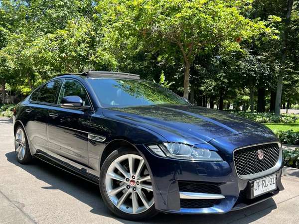Jaguar XF R-Sport 2.0L Turbo AT RWD año 2017