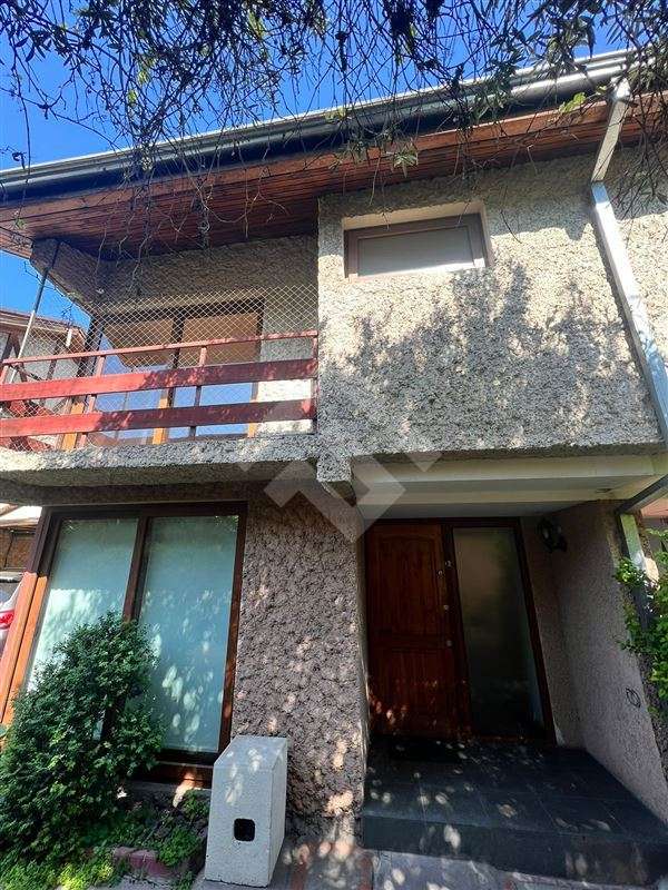 Casa en venta de 4 dorm. en La Reina