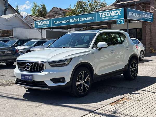 VOLVO XC40 2021
