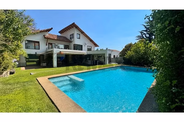 Cyber casa en venta en la reina, 625 m2 totales