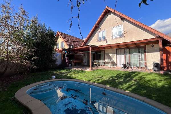 4d + 3b + piscina + condominio