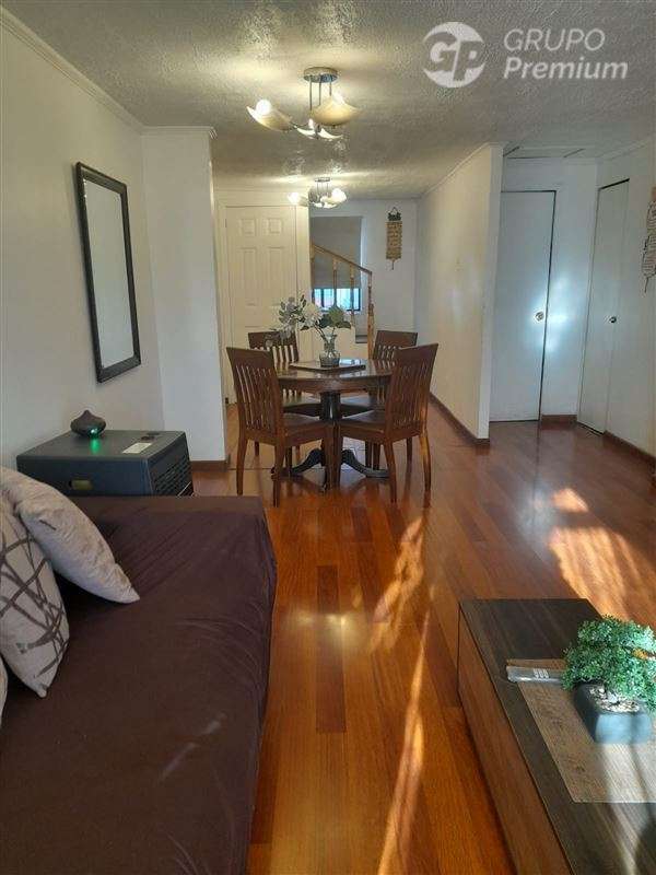 Casa en venta de 4 dorm. en Maipú