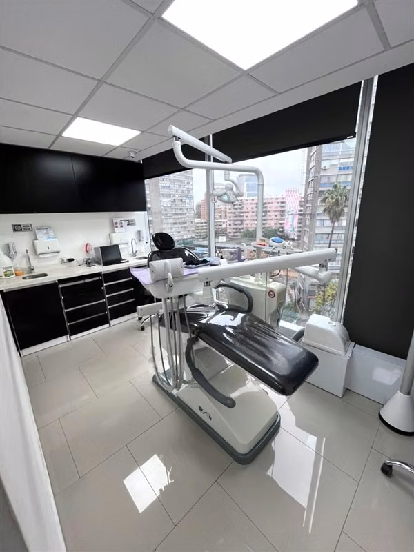 CLINICA ODONTOLOGICA 3 BOX DERECHOS METRO PEDRO DE VALDIVIA