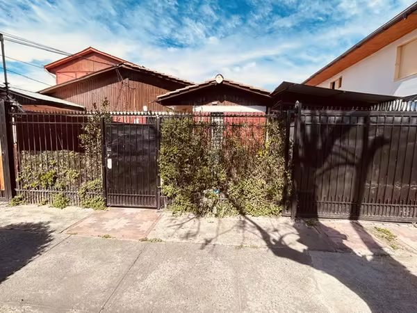 Casa 48 m² con terreno 130 m², Metro Santa Julia
