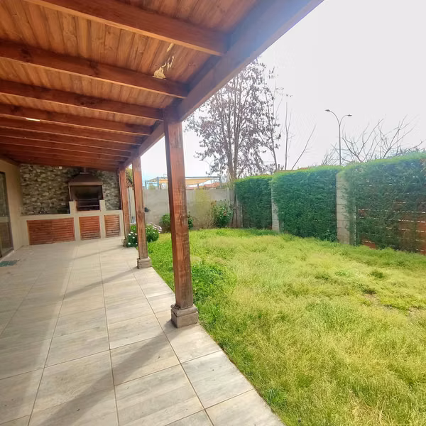 Casa Condominio La Viña, Machalí 3D + 3B Amplio Patio y Quincho