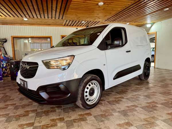OPEL COMBO FACTURABLE VALOR CON IVA