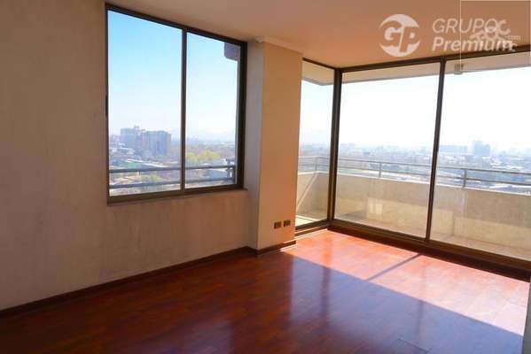 Se vende amplio Depto.3D/2B+Est. a pasos del Metro Santa Ana