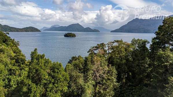 Parcela con vista al fiordo San Rafael en venta en Aysén