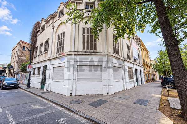 Propiedad con potencial comercial, santiago
