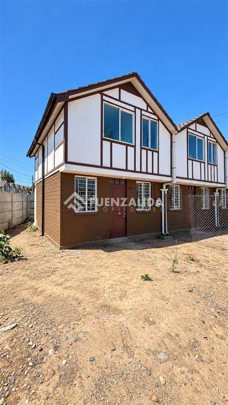 Casa en arriendo de 3 dorm. 2 baños en Padre Hurtado