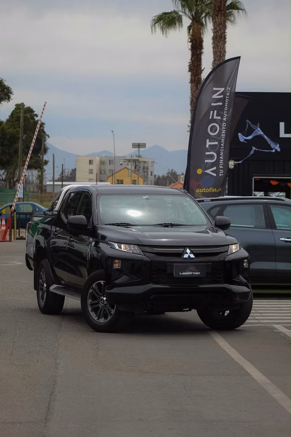 MITSUBISHI L200 2023