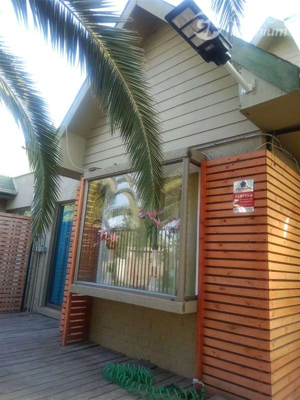 Hermosa y acogedora casa en venta de 4 dorm. 1 baño en Buín