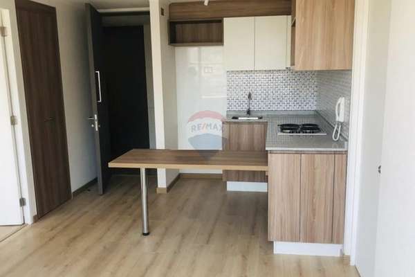 Gamero, 2 dorm, 2 baños, 1 est y bodega.