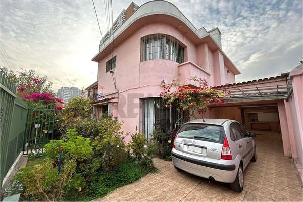 Casa en venta en ñuñoa 5d + 3b