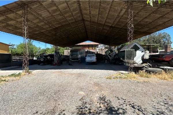 Arriendo de terreno con galpón en viluco.