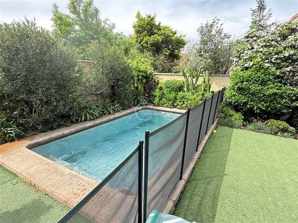 Casa en venta de 4 dorm. en Lo Barnechea