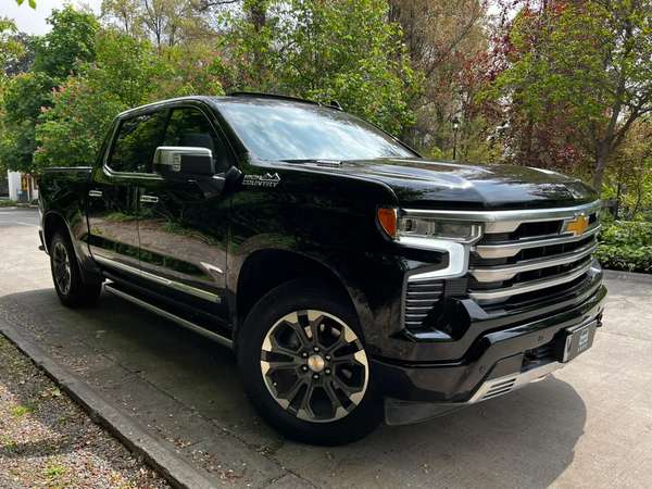 Chevrolet Silverado High Country 3.0L Diésel AT 4x4 año 2025