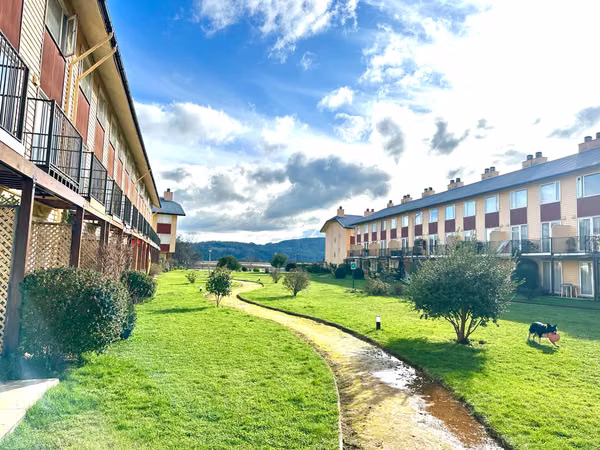TRIPLEX 4 DORMITORIOS EN CONDOMINIO HAVERBECK JUNTO AL RÍO