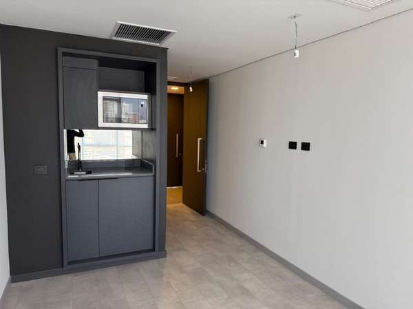 SE VENDE OFICINA EN BOSQUES MONTEMAR. EDIFICIO COR