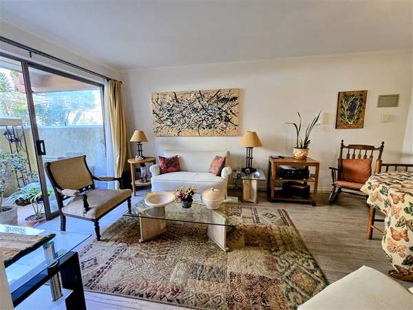 Departamento En Venta 2 Dormitorios Con Patio, Concón.