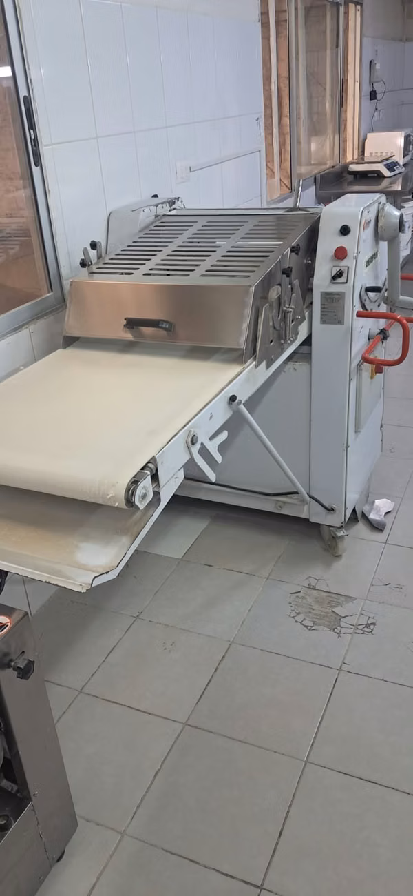Laminadora  de masas para  panaderia pasteleria