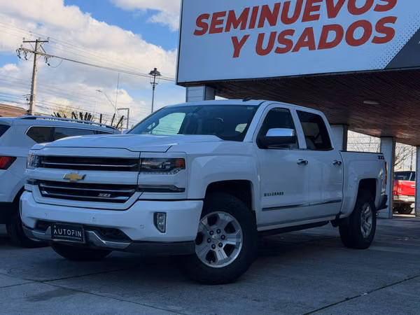 OFERTA IMPERDIBLE CHEVROLET SILVERADO 5.3 AT LTZ Z71 DC 4WD AÑO 2018 200 MIL KM