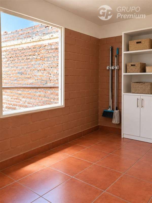 Casa en venta de 2 dorm. 1 baño en Paine