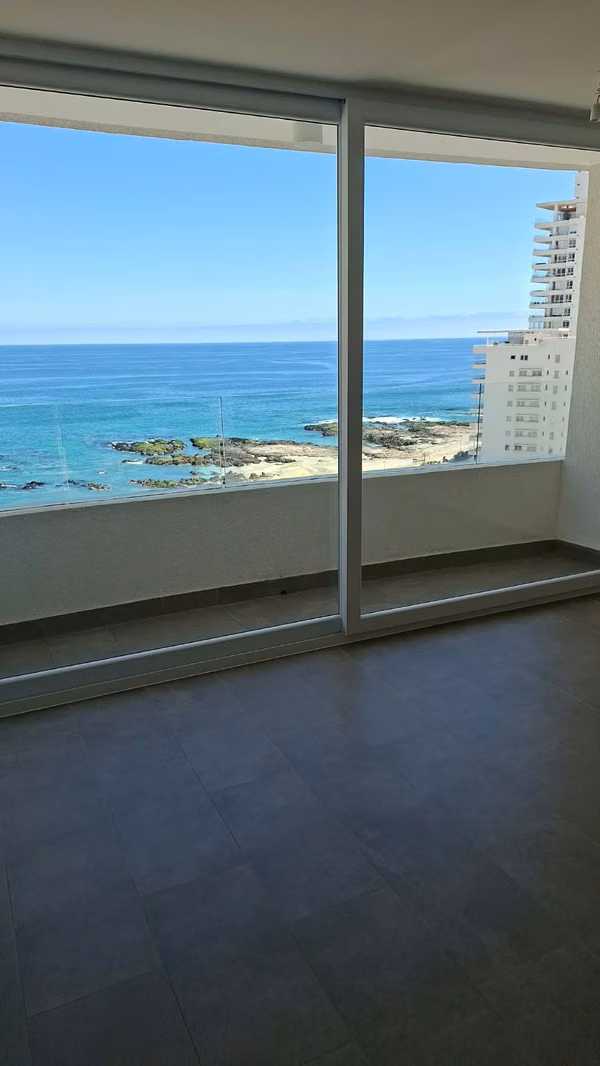 Depto Nuevo. Edificio Cavancha 2. Excelente vista al mar
