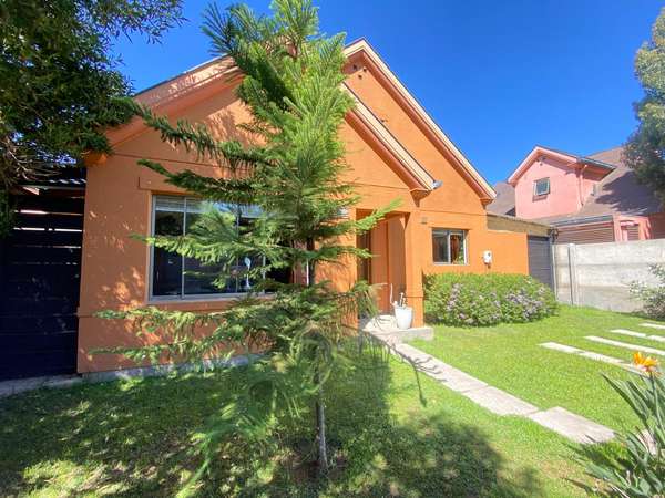 VENTA CASA PROVENZAL SECTOR PARQUE BRISAS NORTE 2 PISOS / 3D + ESCRITORIO / UF 7.200