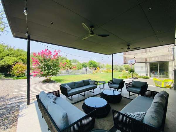 VENTA CASA MEDITERRÁNEA EN CONDOMINIO ALGARROBOS 4b, PIEDRA ROJA, CHICUREO – 5D + 5B + SERVICIOS + PISCINA + QUINCHO: UF 32.500