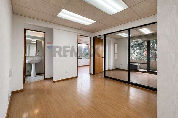 Oficina 45 m² a pasos de metro pedro de valdivia