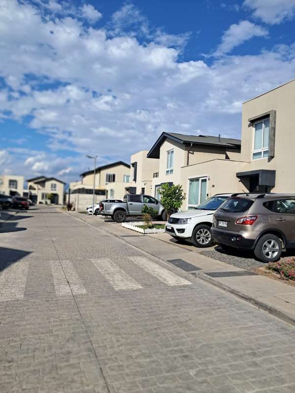 HERMOSA CASA EN CONDOMINIO CERRADO