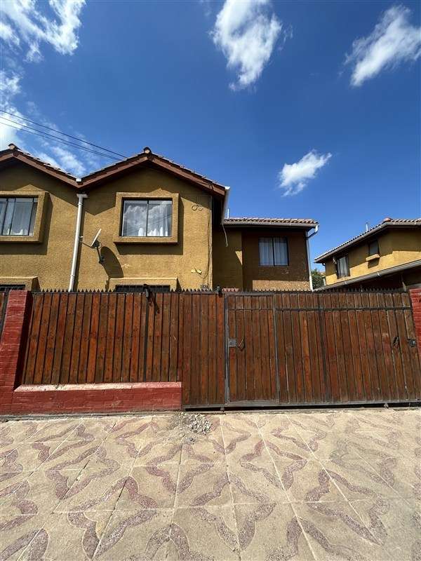 Casa en arriendo de 3 dorm. en Peñaflor