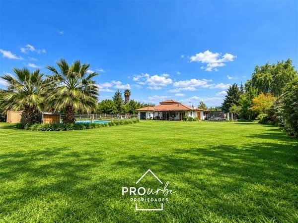 Casa en arriendo de 4 dorm. en Colina