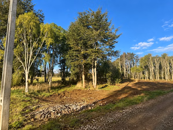 Alto Champel. Parcela con luz y agua instalada. Acceso al Río Bueno. Lote 1.