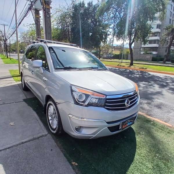 SsangYong stavic  2.0 2018 diesel