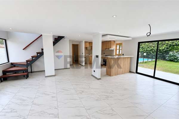 Casa en venta parinacota 1380, las condes