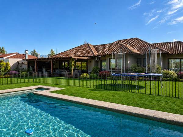 CASA Casa en venta Club de Golf Los Lirios, Requínoa, Rancagua