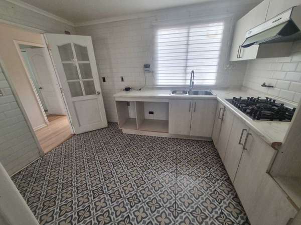 Casa recién remodelada en condominio El Pehuén (185108)