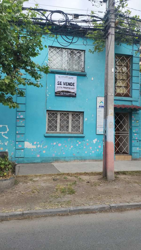 Moderna Casa con Excelente Conectividad (186848)