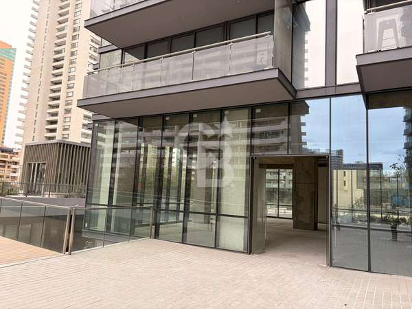 Local de 270 m2 en primer piso en Boulevard Kennedy