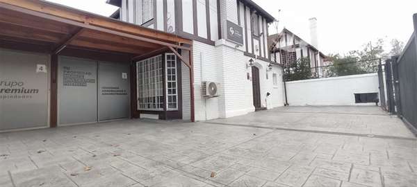 Casa Oficina en arriendo en Los Conquistadores - Providencia