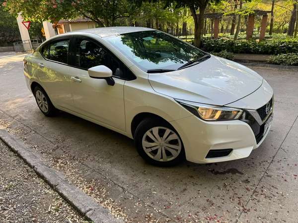 Nissan Versa Sense 1.6L MT5 año 2021
