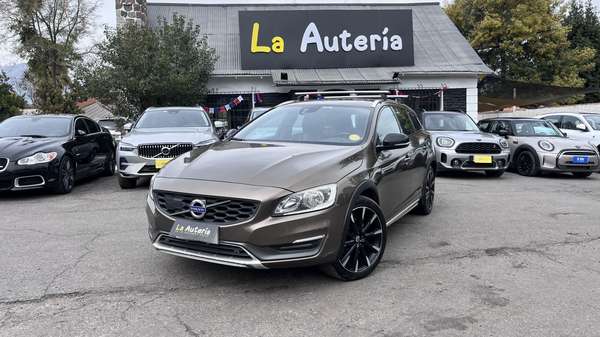 Volvo V60 Cross Country 2.4 D4 CROSS COUNTRY LIMITED AWD AT (2016)